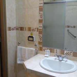 Habitación con Cama King